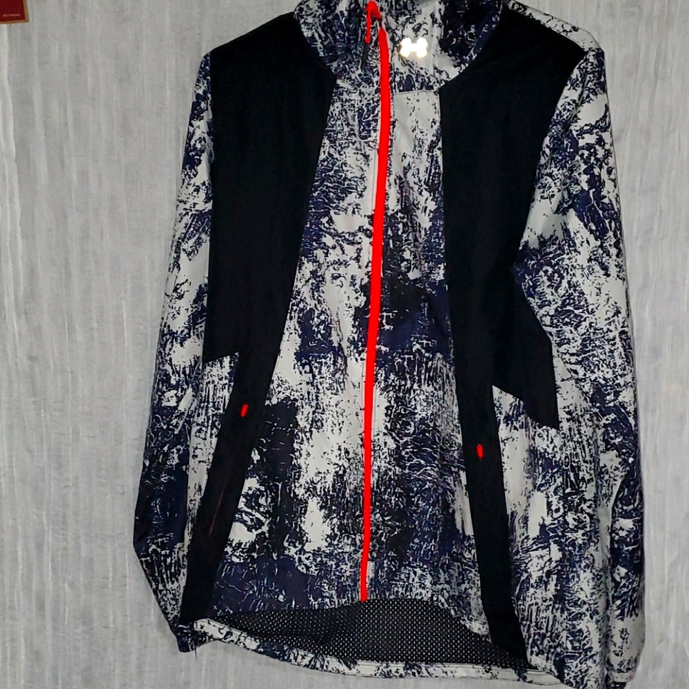 Under Armour Running Windbreaker